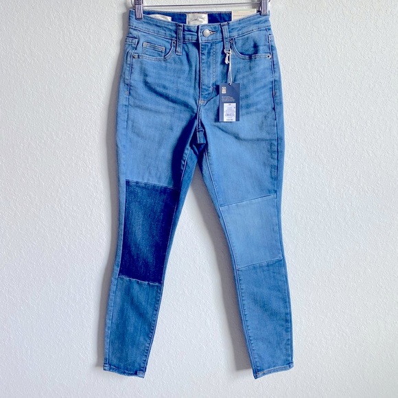 Universal Thread Denim - Universial Thread High Rise Skinny Jeans.  Size 00/24R.  NWT